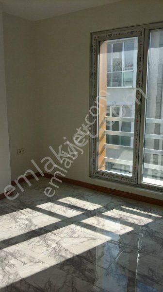 Esenyurt Merkezde Satılık 3. Kat 1+1 Daire