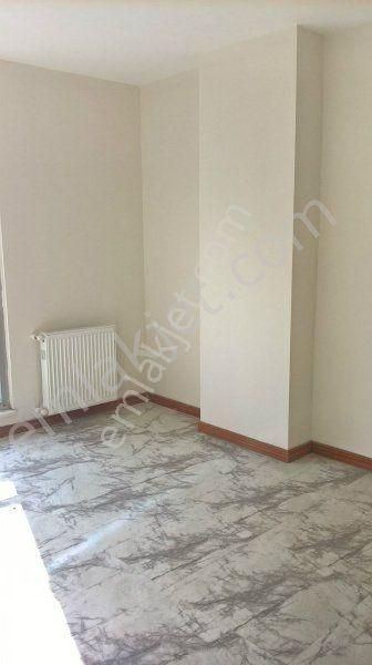 Esenyurt Merkezde Satılık 3. Kat 1+1 Daire - Görsel 3