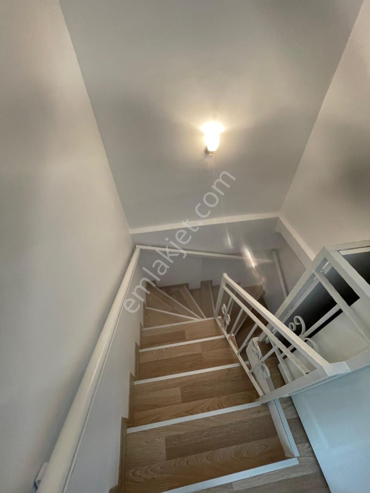 Didim Çamlık Mahallesinde Denize Yürüme Mesafesinde,ayrı Mutfaklı, Eşyalı 3+1 Satılık Dubleks - Görsel 11