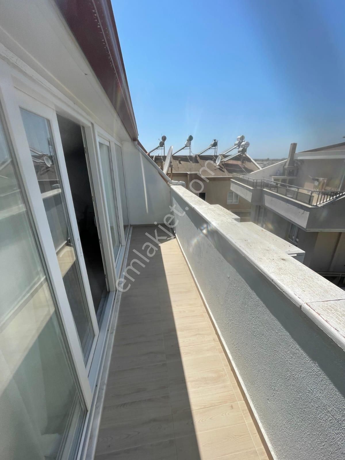 Didim Çamlık Mahallesinde Denize Yürüme Mesafesinde,ayrı Mutfaklı, Eşyalı 3+1 Satılık Dubleks - Görsel 2