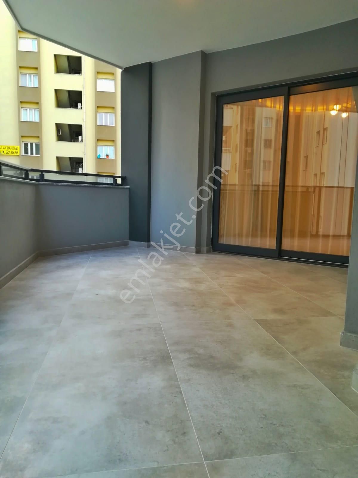 Barajyolunda Kapalı Otoparklı Güvenlikli 3+1 Kapalı Mutfaklı Ebeveyn Banyolu Lüks Daire - Görsel 14