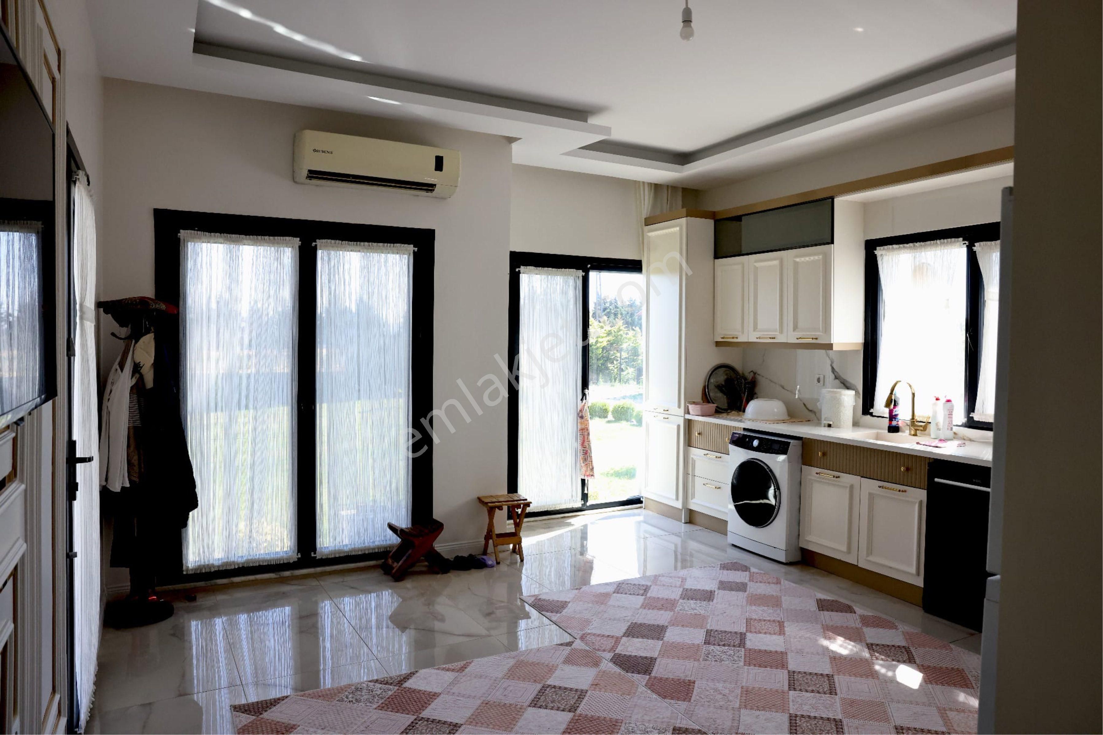 Çatalca İzzettin Mah. 4360 M2 İçinde 200 M2 Villa - Görsel 8