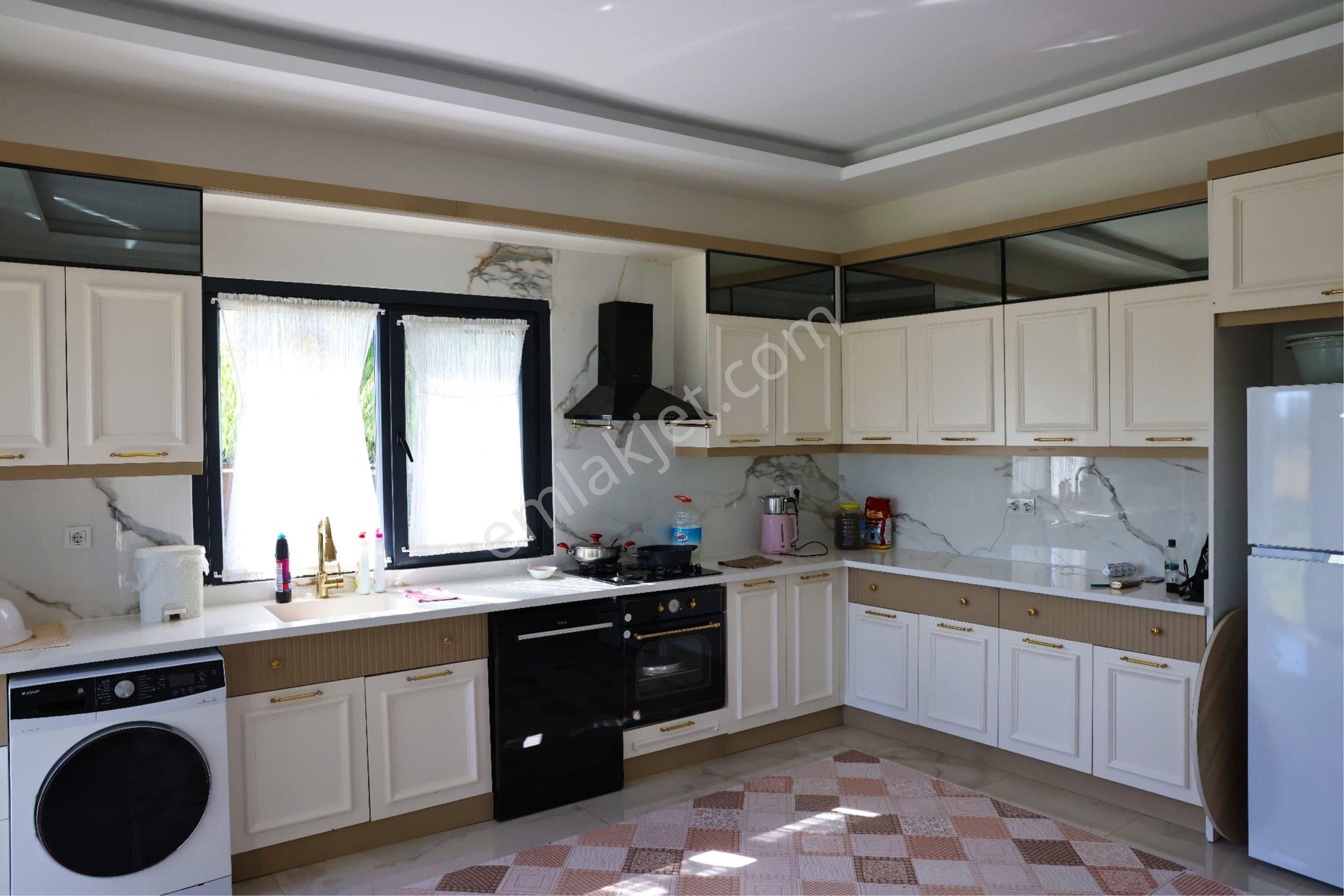 Çatalca İzzettin Mah. 4360 M2 İçinde 200 M2 Villa - Görsel 11