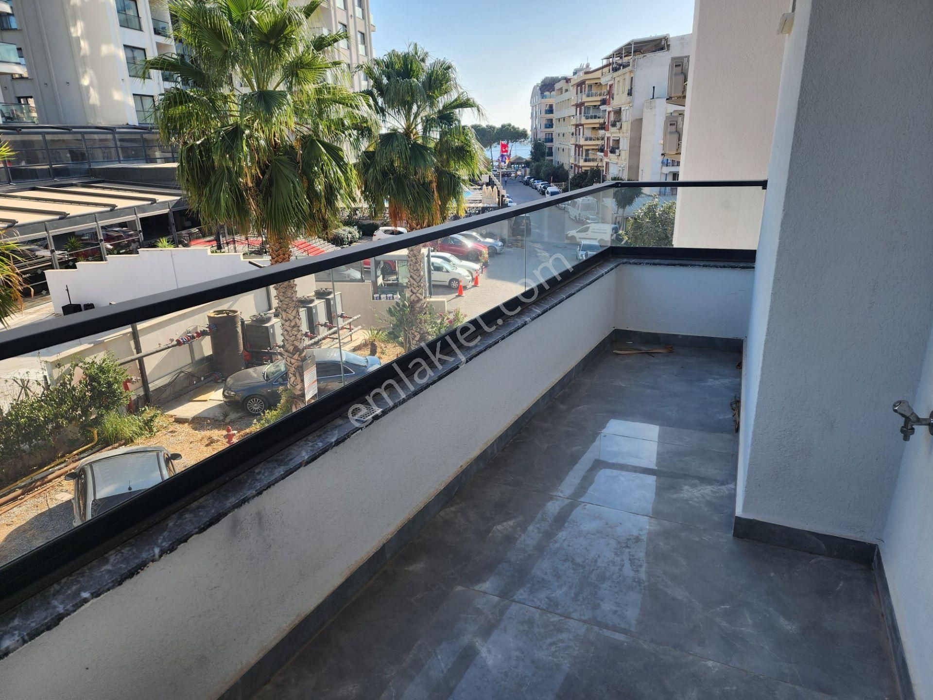 Didim Altınkum Mahallesinde Deniz Manzaralı Ve Denize Sadece 50 Metre Sıfır 2+1 Lüks Satılık Daire - Görsel 2