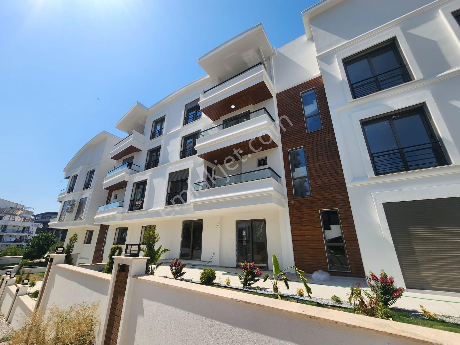 Didim Altınkum Mahallesinde Deniz Manzaralı Ve Denize Sadece 50 Metre Sıfır 2+1 Lüks Satılık Daire - Görsel 15