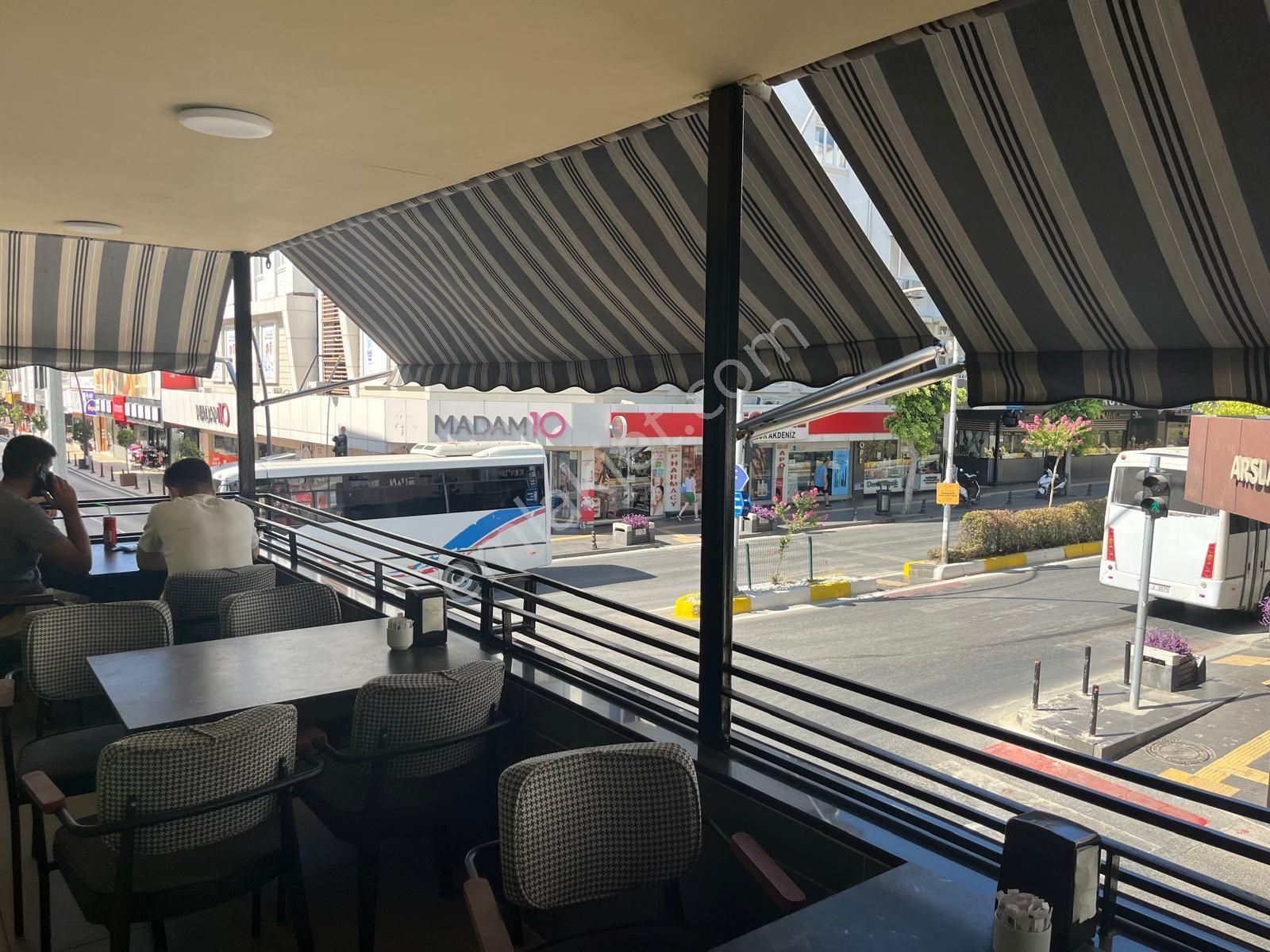 Tümbüller Yapı Gayrimenkul'den – Ana Cadde'de İki Katlı Simit Kafe & Pastane - Görsel 4