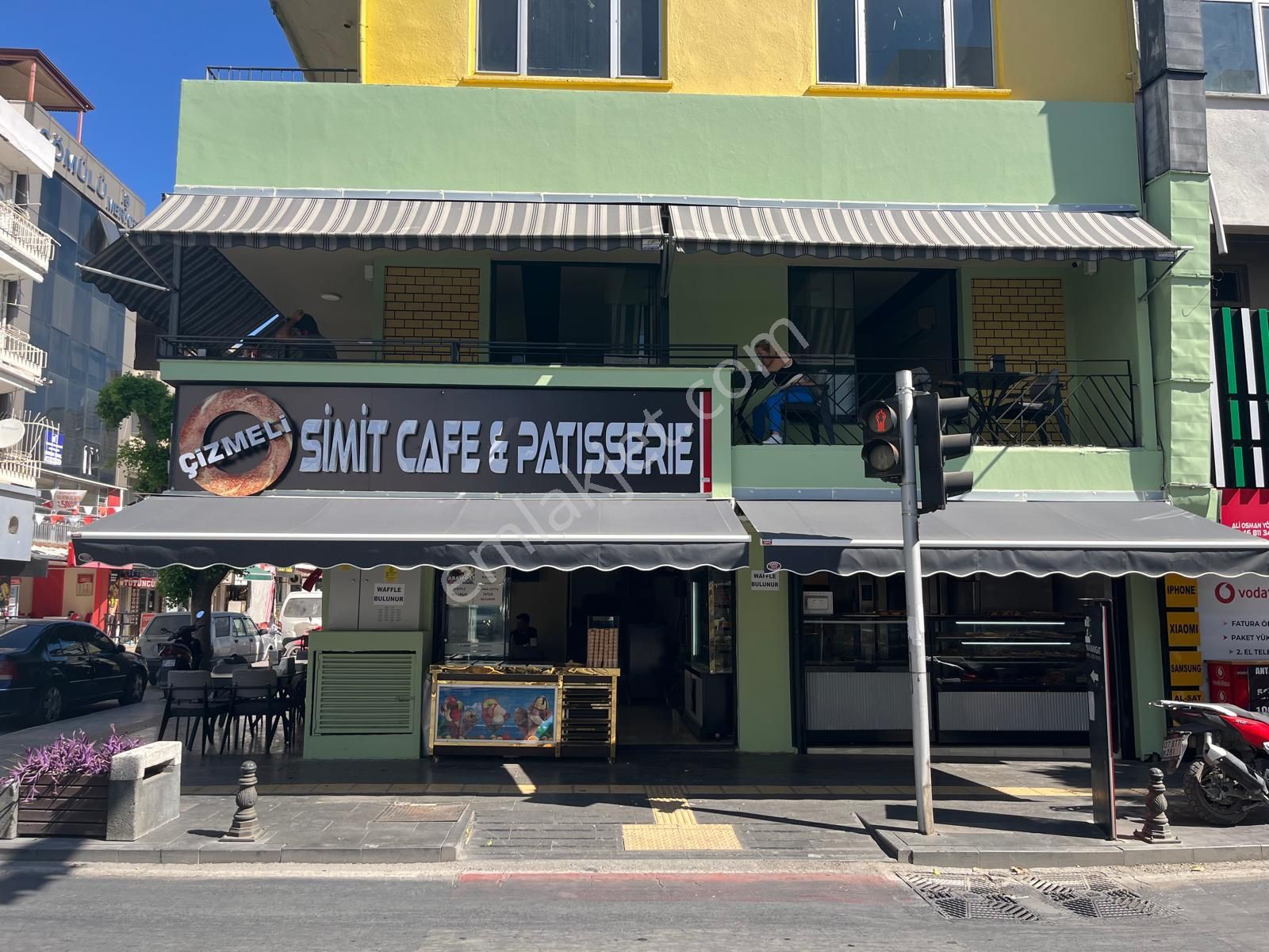 Tümbüller Yapı Gayrimenkul'den – Ana Cadde'de İki Katlı Simit Kafe & Pastane