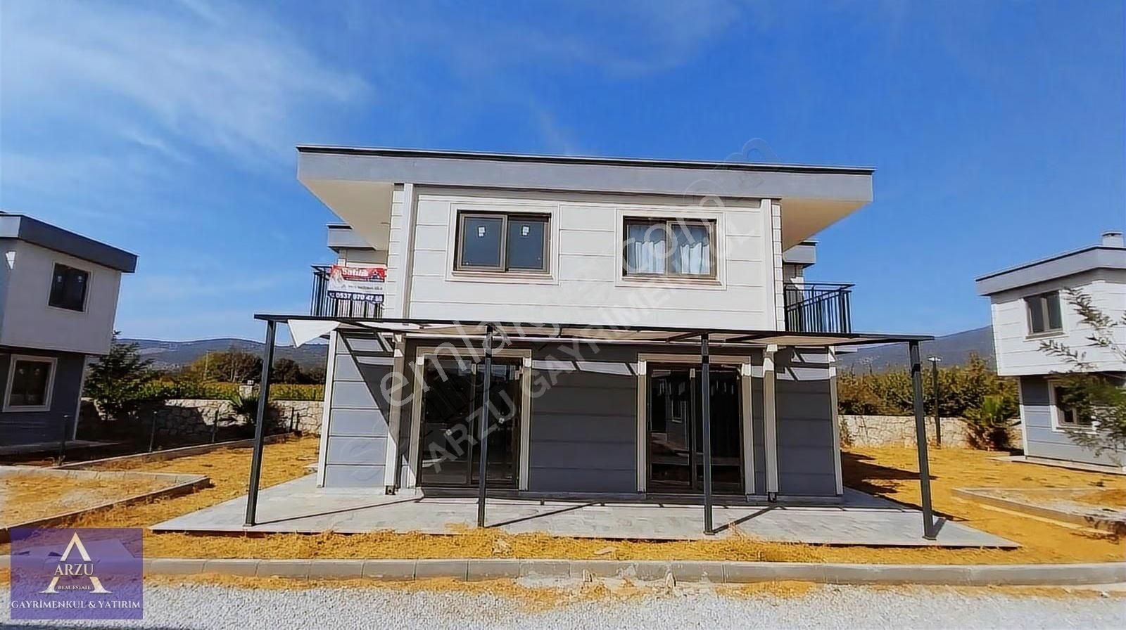 Muğla Milas Kazıklı Koyunda 2+1 Sıfır Satılık Villa