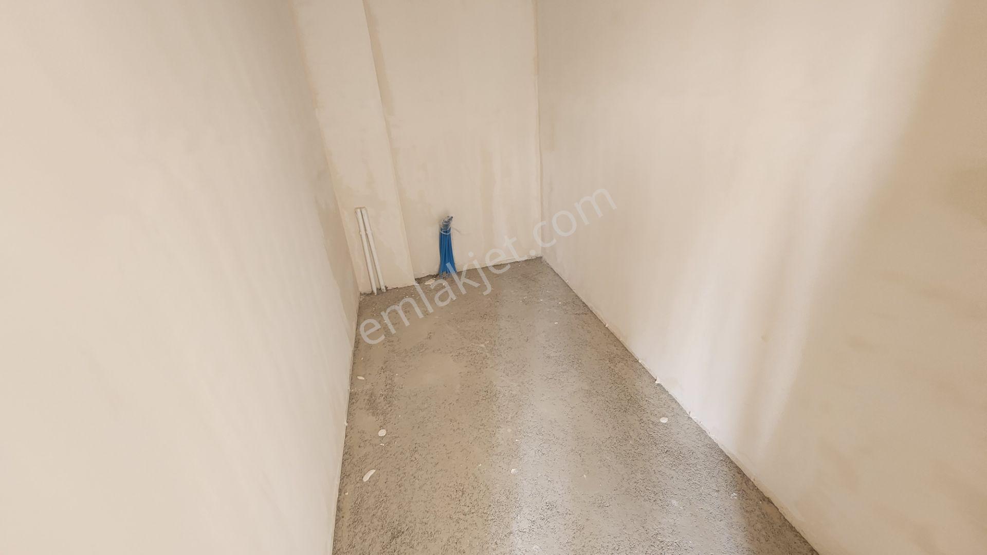 Karaca'dan Beybes'te Sıfır 7+1 Tribleks Villa - Görsel 14