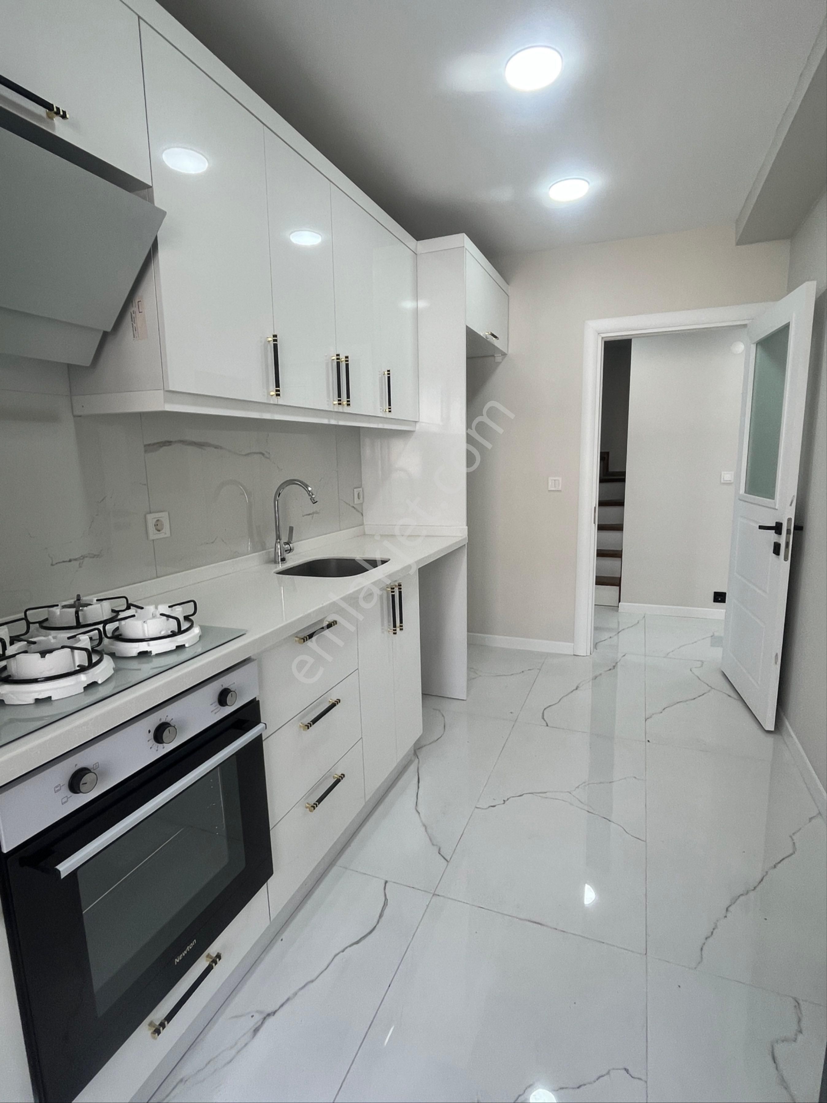 Görgülü Emlaktan Satılık Kat Dubleksi - Görsel 11