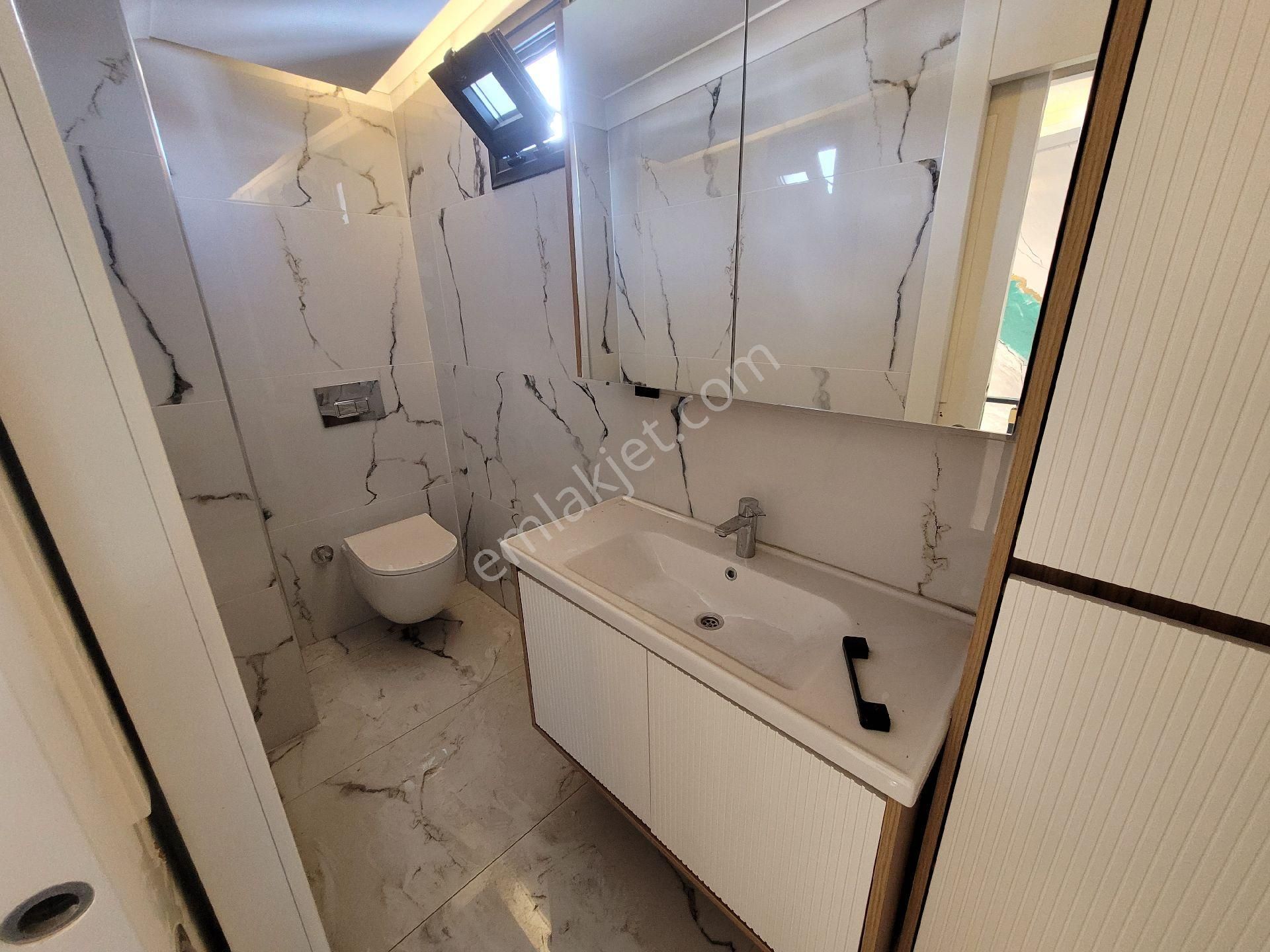 Güre'de Denize 50m 4+1 Villa - Görsel 27
