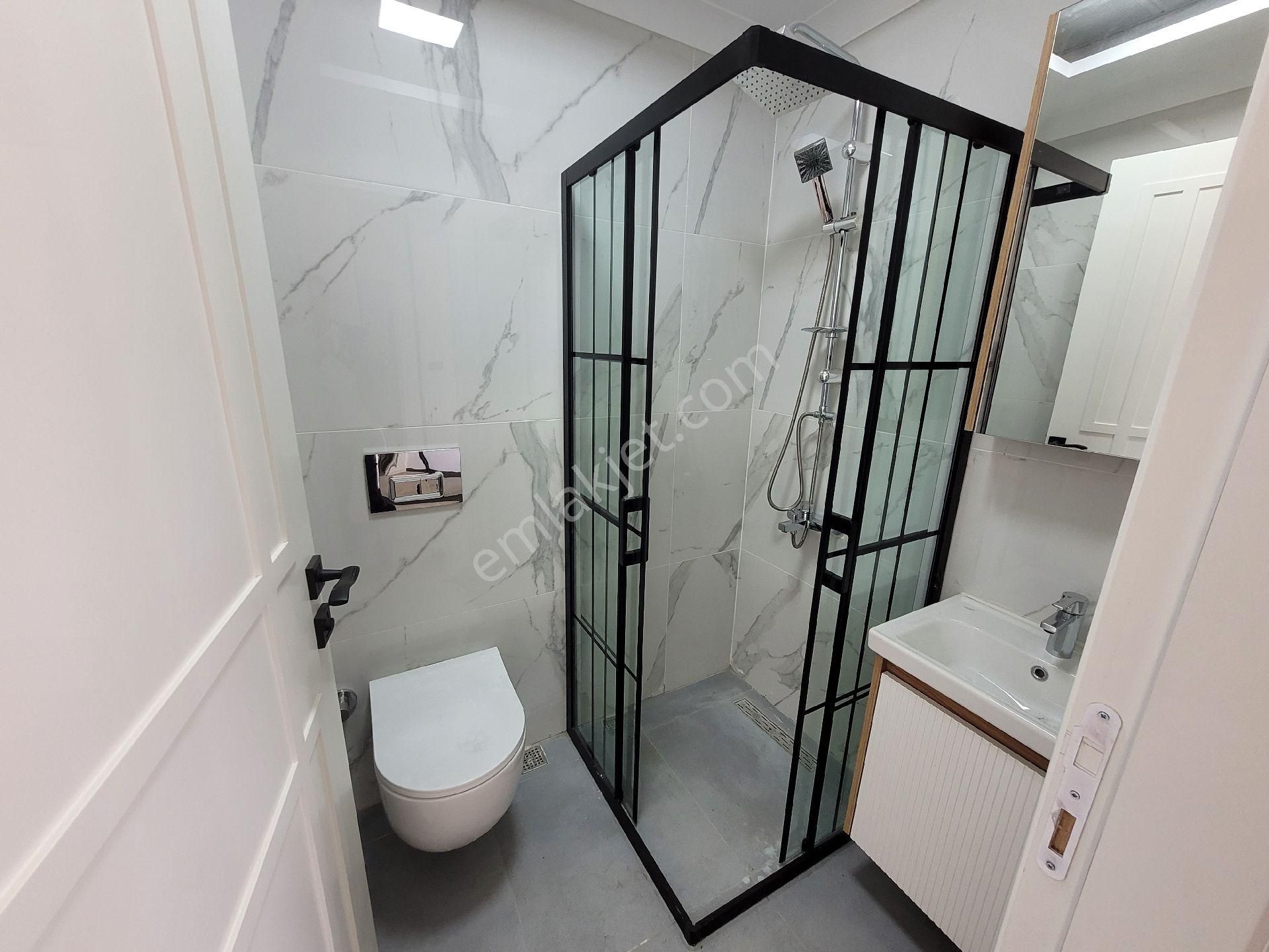 Güre'de Denize 50m 4+1 Villa - Görsel 16