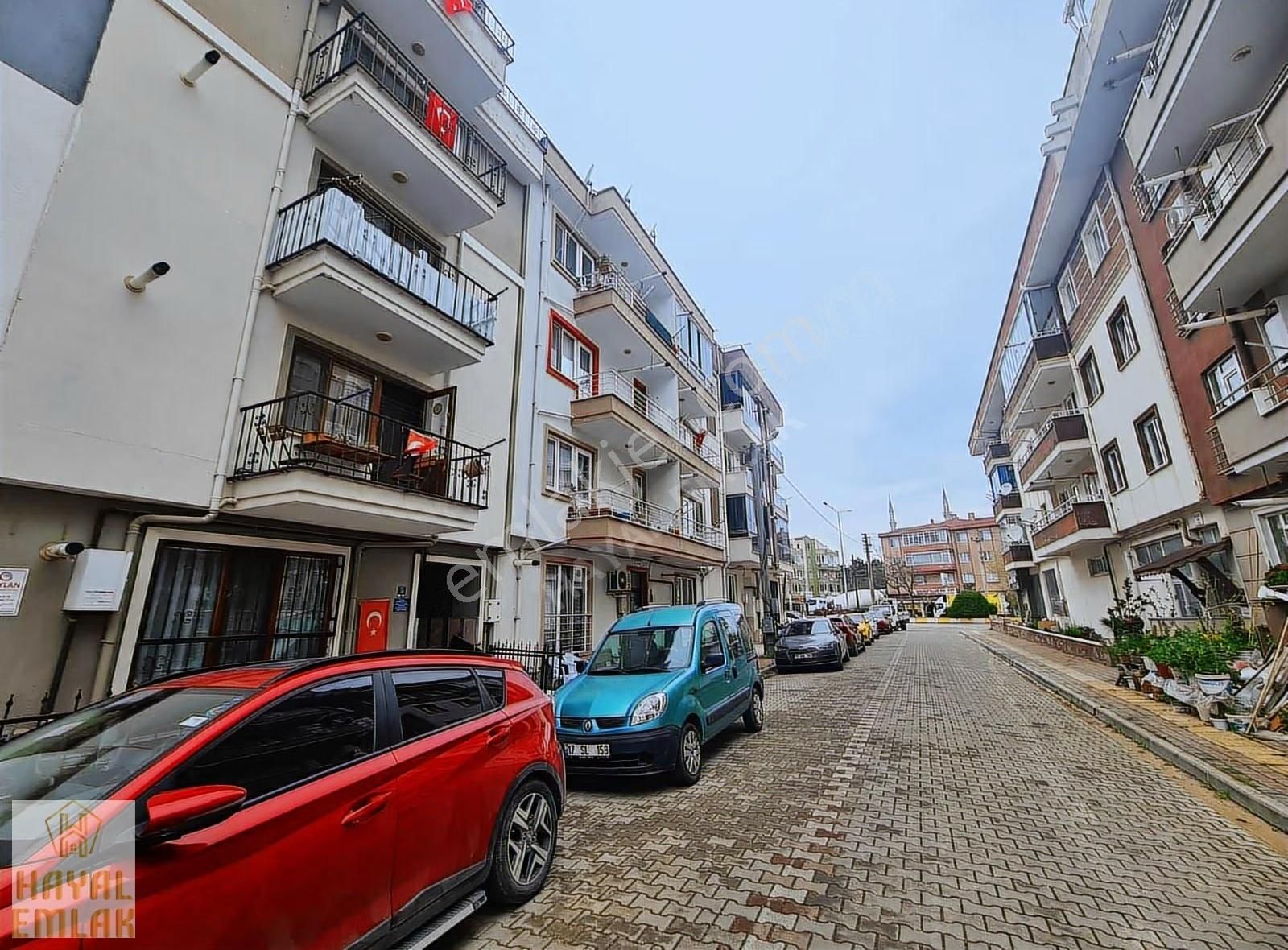 Çanakkale Merkez Ara Katta Geniş 2+1 Satılık Daire - Görsel 13