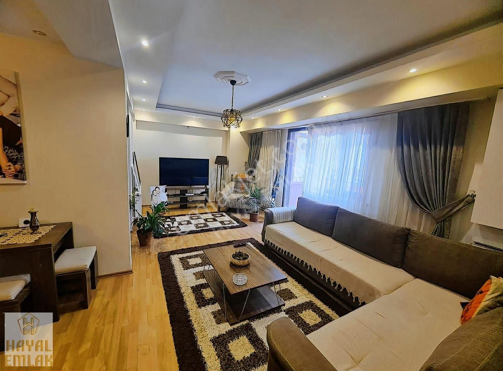 Çanakkale Merkez Ara Katta Geniş 2+1 Satılık Daire - Görsel 2