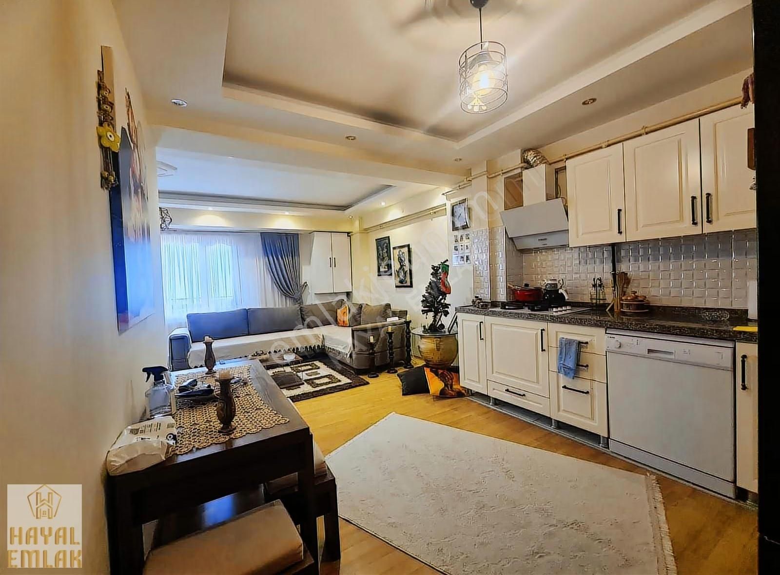 Çanakkale Merkez Ara Katta Geniş 2+1 Satılık Daire - Görsel 4