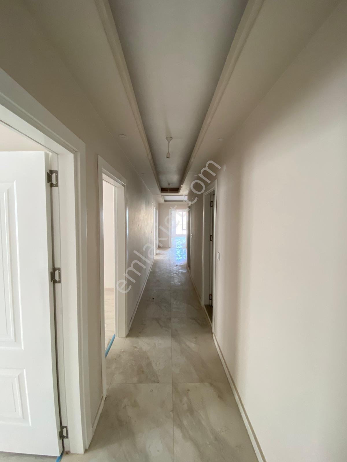 Vali Mithat Bey Mahallesinde 4+1 Site İçi Satılık Geniş Daire - Görsel 10