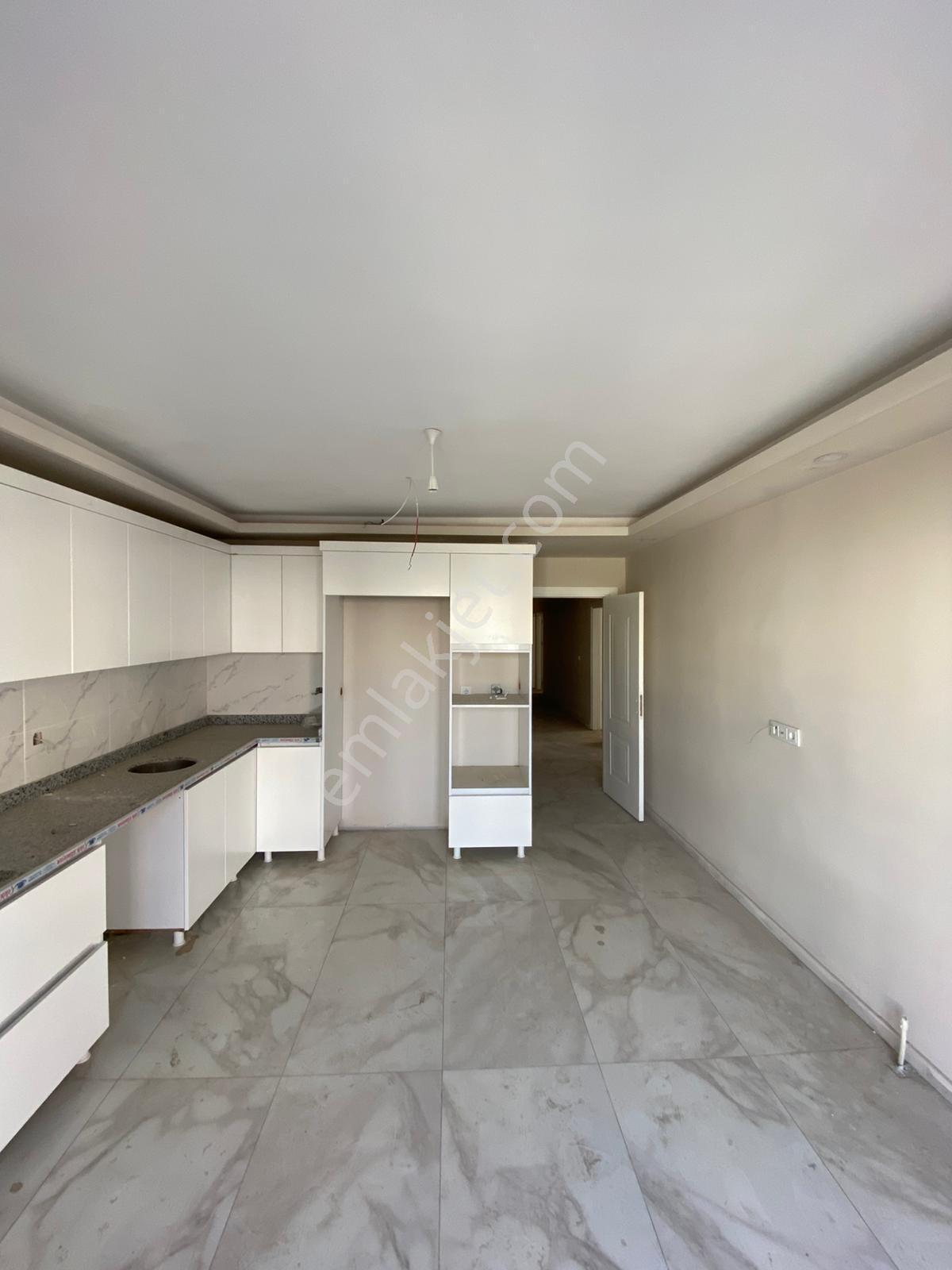 Vali Mithat Bey Mahallesinde 4+1 Site İçi Satılık Geniş Daire - Görsel 25
