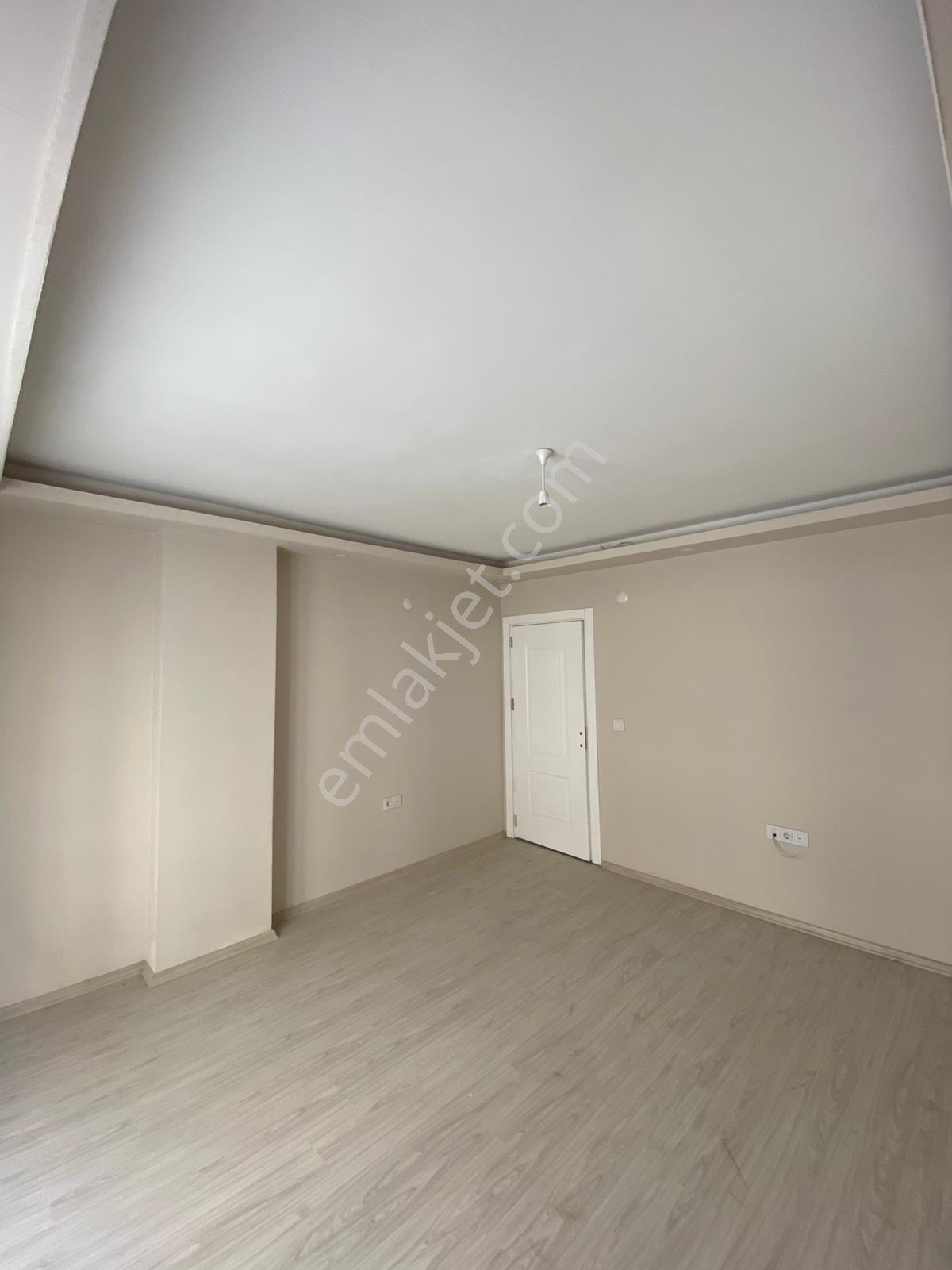Vali Mithat Bey Mahallesinde 4+1 Site İçi Satılık Geniş Daire - Görsel 5