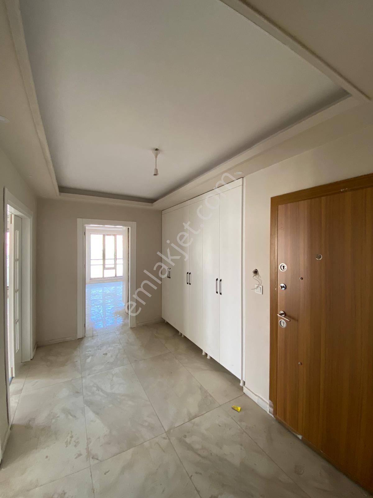 Vali Mithat Bey Mahallesinde 4+1 Site İçi Satılık Geniş Daire - Görsel 7