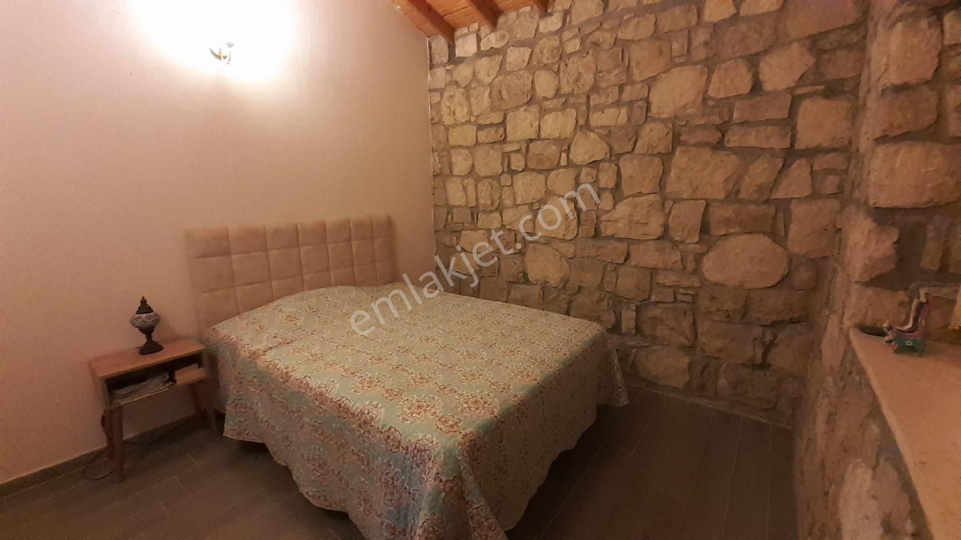 İzmir Menderes Te Satılık Taş Ev Ve - Görsel 14