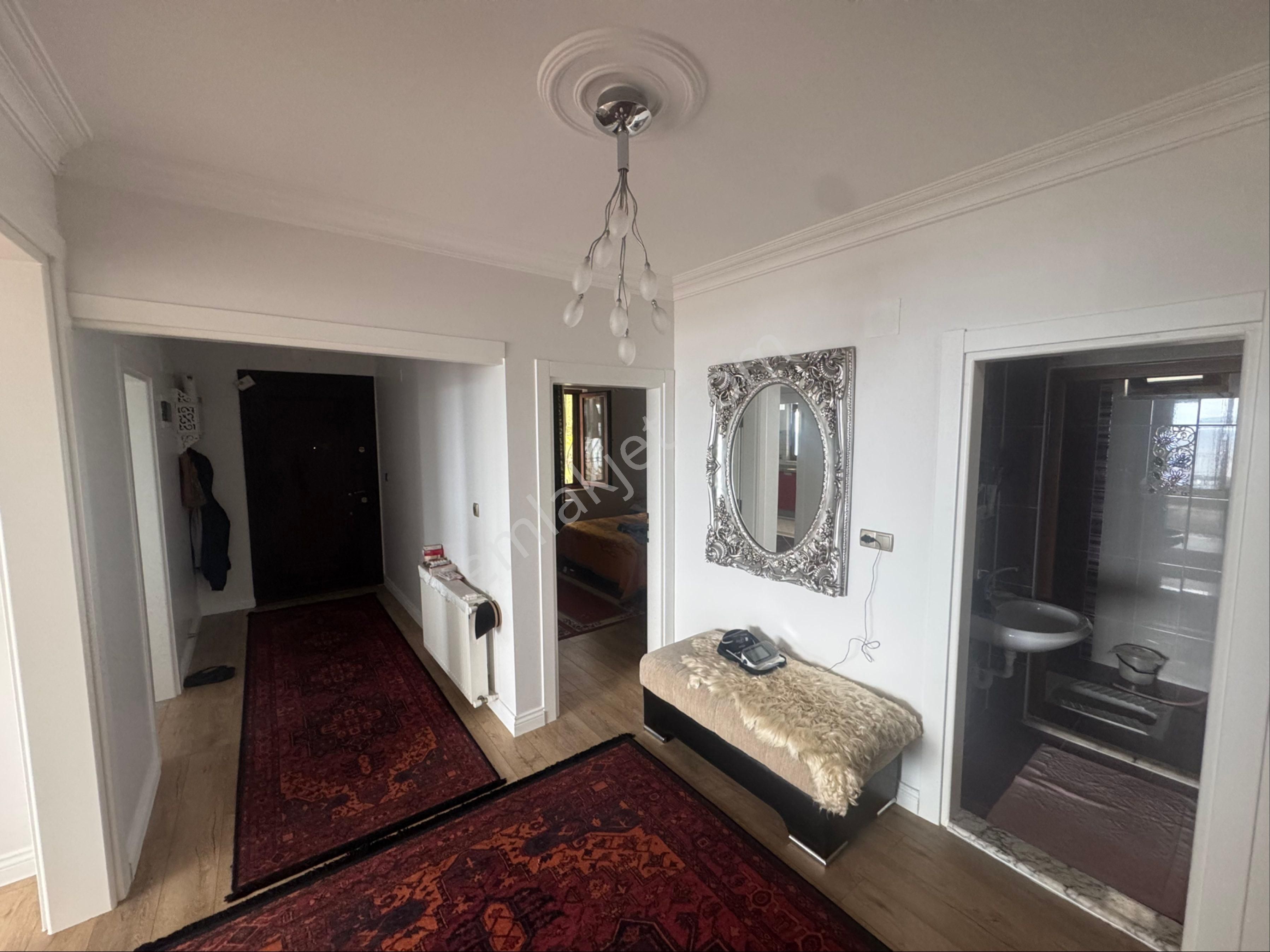 Yıldız Gayrimenkulden Çarşıbaşında Satılık Villa - Görsel 12
