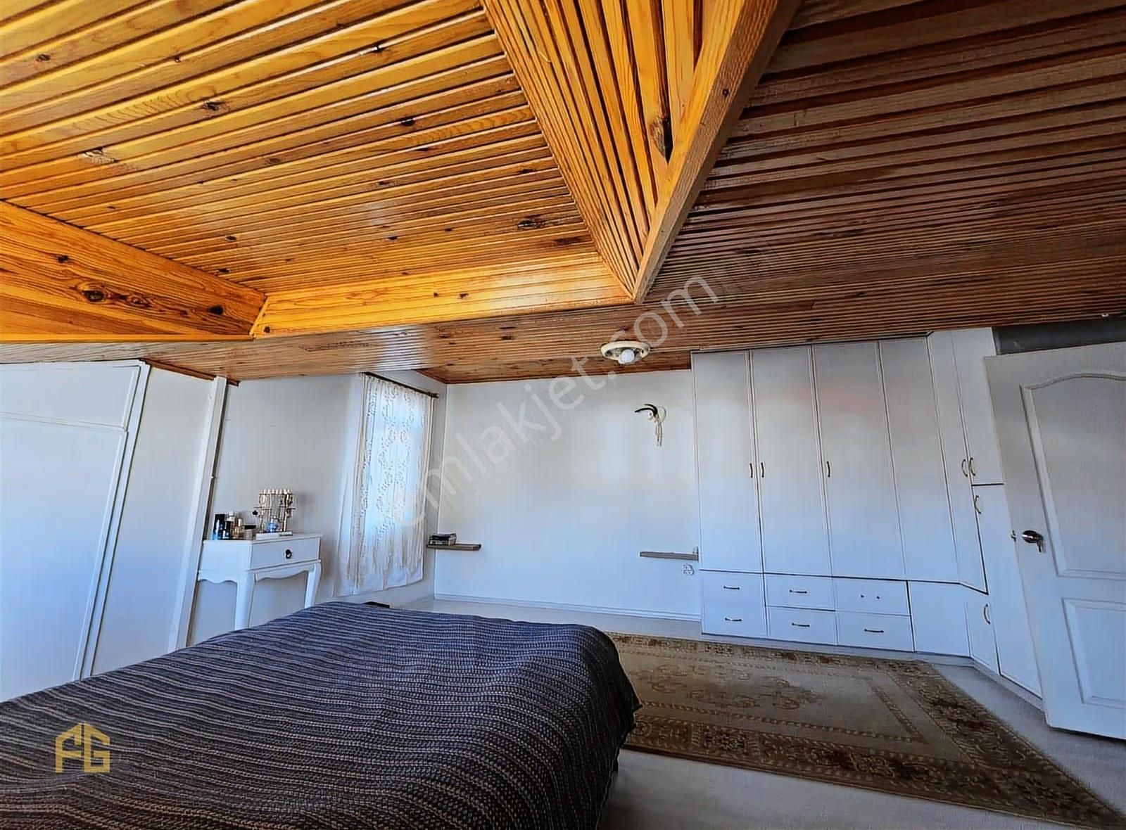 Fethiye Tuzlada Tadilatlı Sahile 700 Mt 4+1 Dubleks 220 M² Daire - Görsel 6