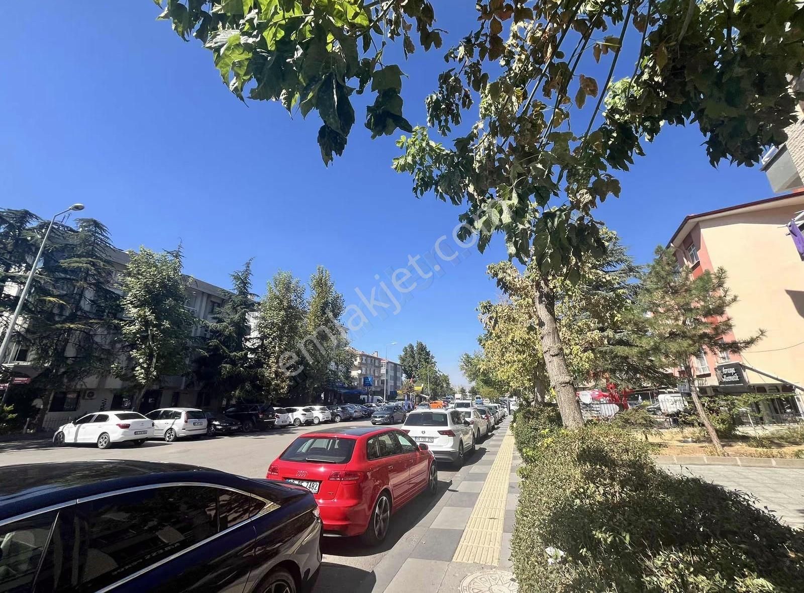 Çankaya Harbiye Mah Hürriyet Caddesinde Satılık Köşe Dükkan - Görsel 6