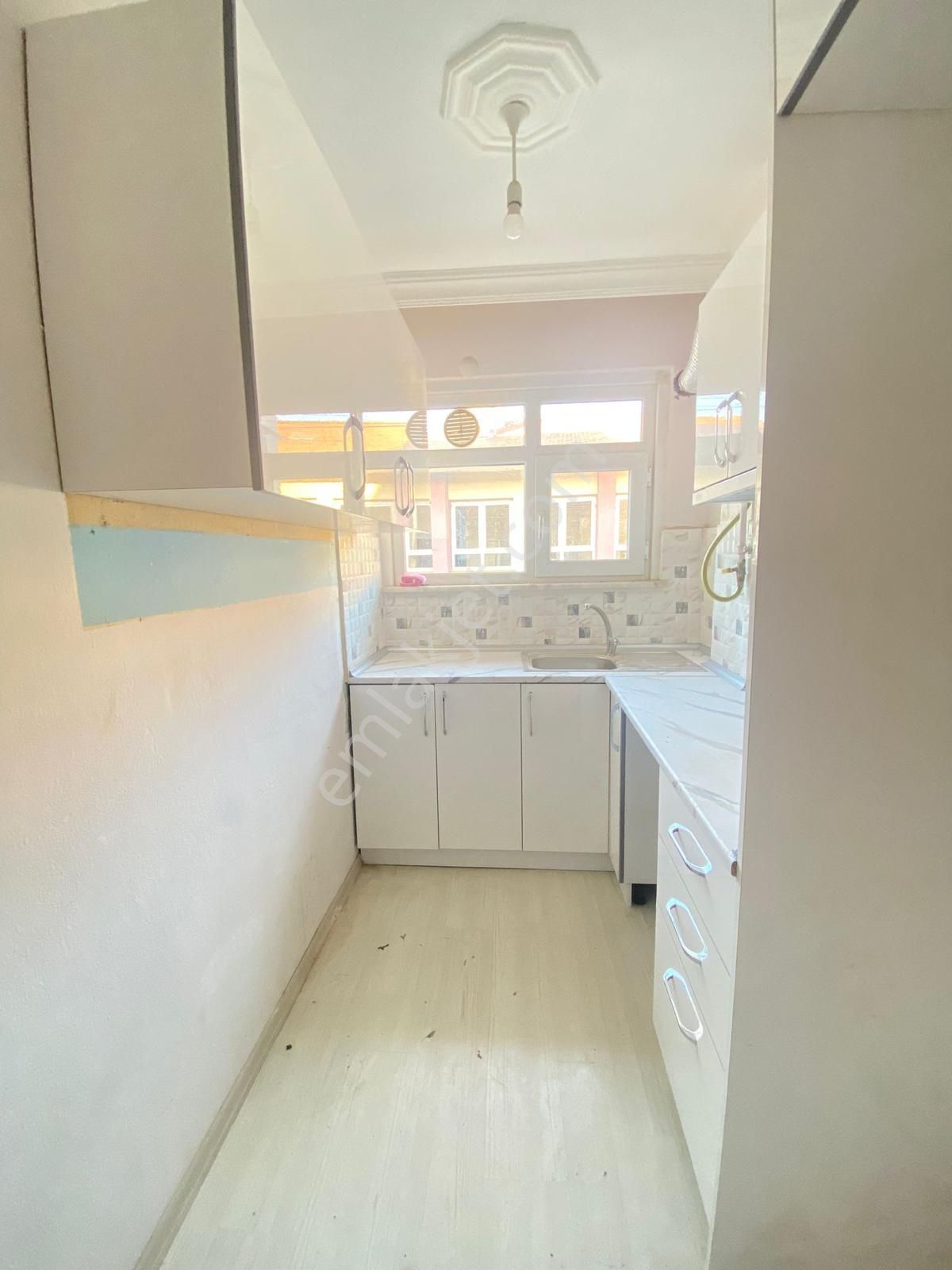 Üsküdar Ahmediye'de Doğancılar Parkına Yakın 2 + 1 Kiralık