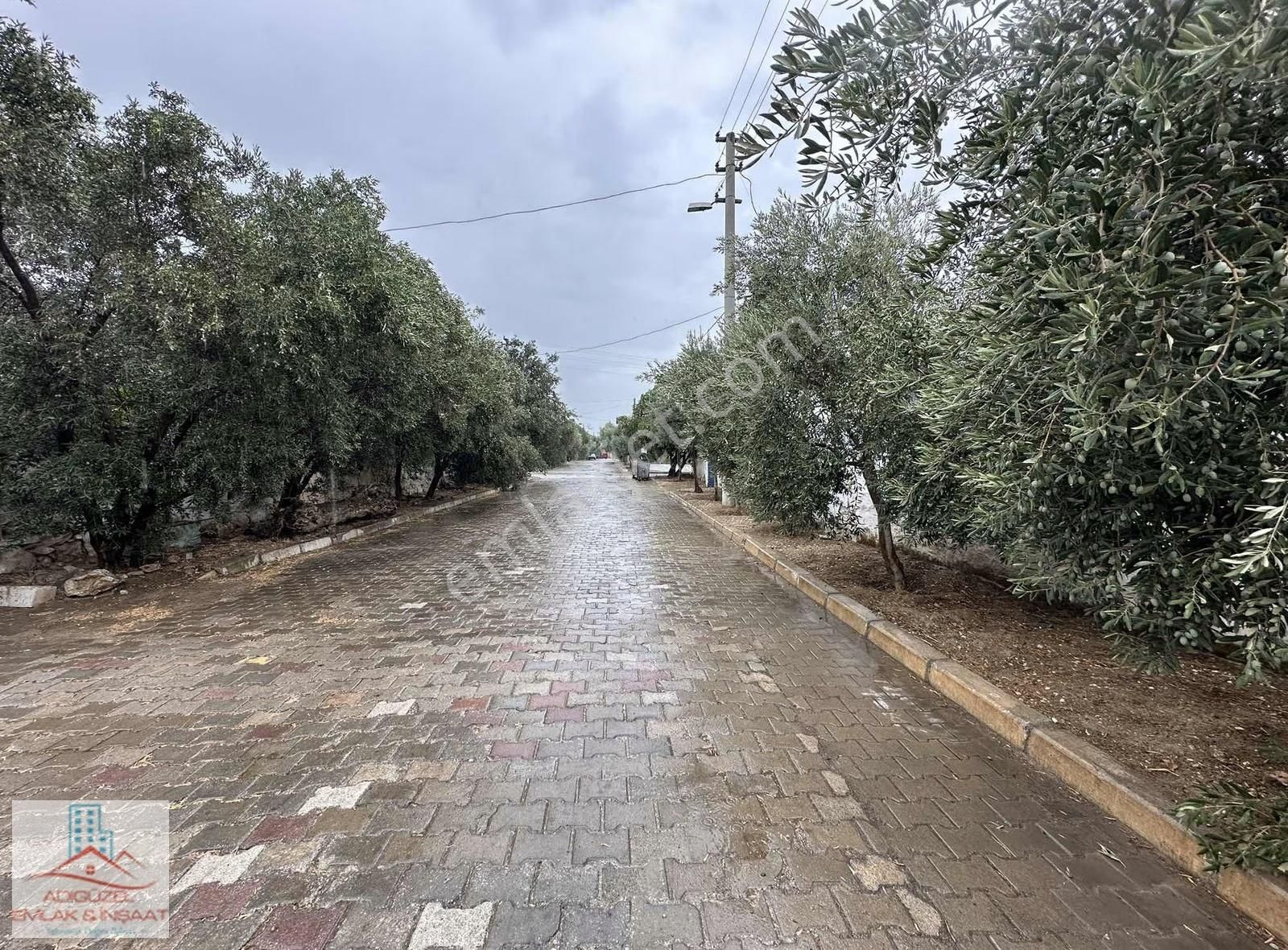 Torbalı'nın Gözdesi Yeniköy'de Satılık 590 M2 Arsa Ve Ev - Görsel 2