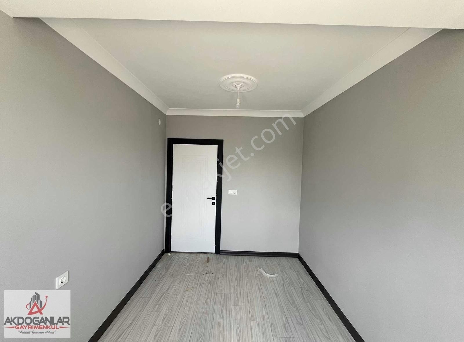 Akdoğanlardan İstasyon Tepe Mevkii Satılık Ön Cephe Sıfır 2+1 - Görsel 8