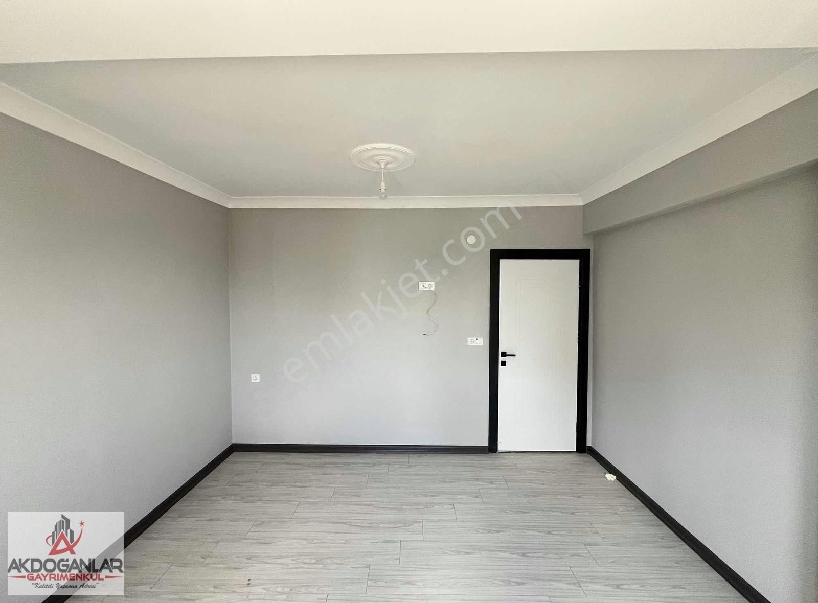 Akdoğanlardan İstasyon Tepe Mevkii Satılık Ön Cephe Sıfır 2+1 - Görsel 12