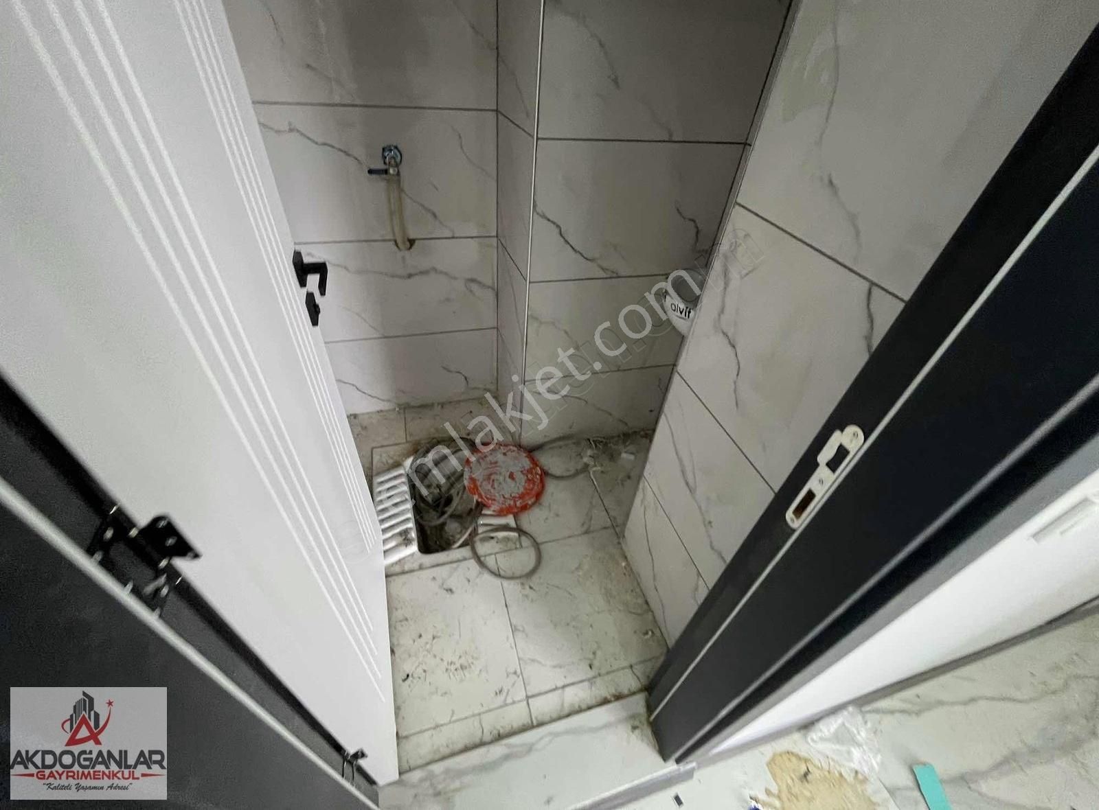 Akdoğanlardan İstasyon Tepe Mevkii Satılık Ön Cephe Sıfır 2+1 - Görsel 31