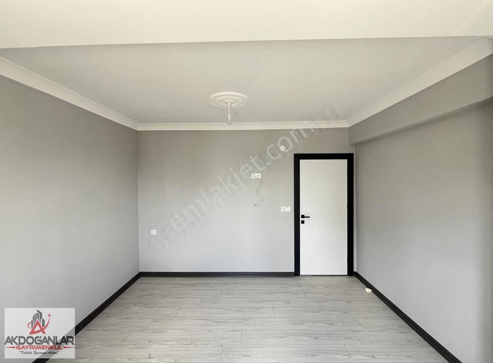 Akdoğanlardan İstasyon Tepe Mevkii Satılık Ön Cephe Sıfır 2+1 - Görsel 15