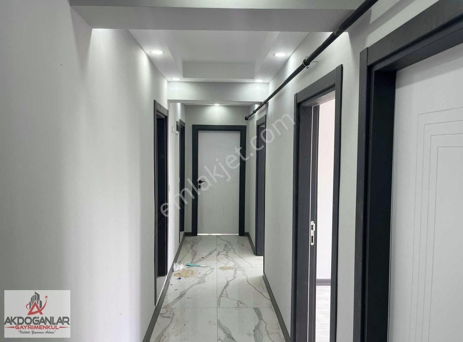 Akdoğanlardan İstasyon Tepe Mevkii Satılık Ön Cephe Sıfır 2+1 - Görsel 5