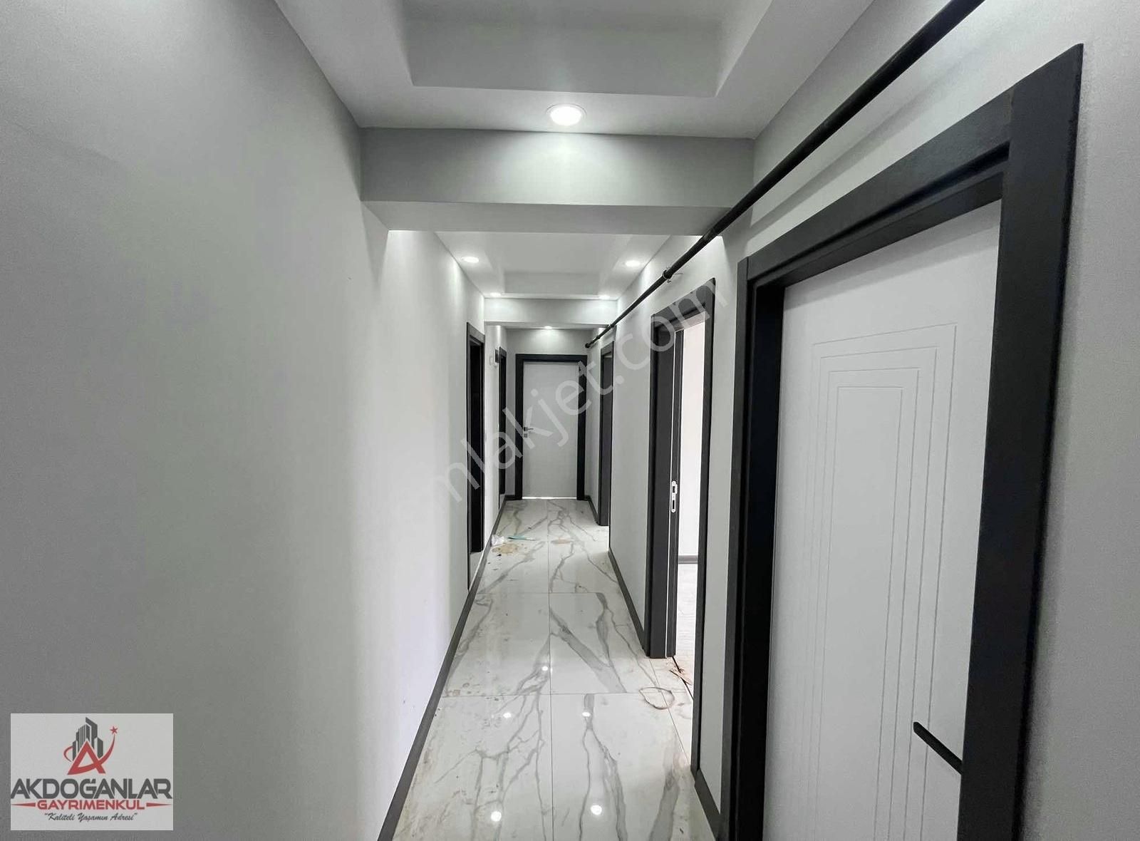 Akdoğanlardan İstasyon Tepe Mevkii Satılık Ön Cephe Sıfır 2+1 - Görsel 34