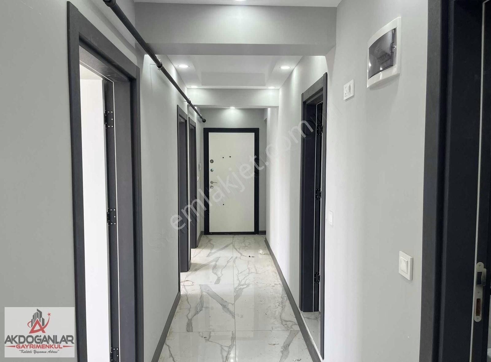 Akdoğanlardan İstasyon Tepe Mevkii Satılık Ön Cephe Sıfır 2+1 - Görsel 3