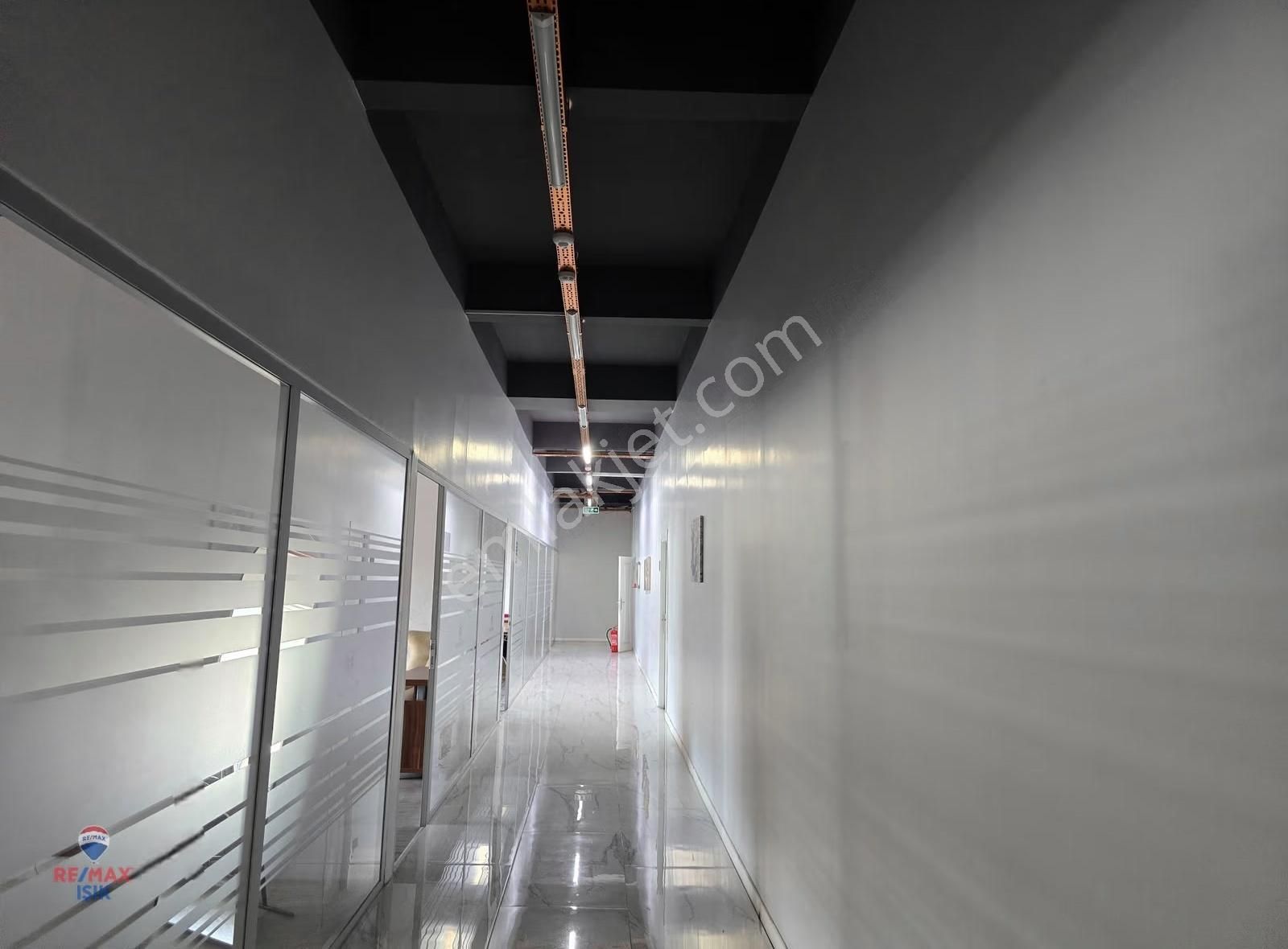 2200m2 Prestijli Nitelikli Çok Amaçlı Yanyola Yakın İşyeri - Görsel 23