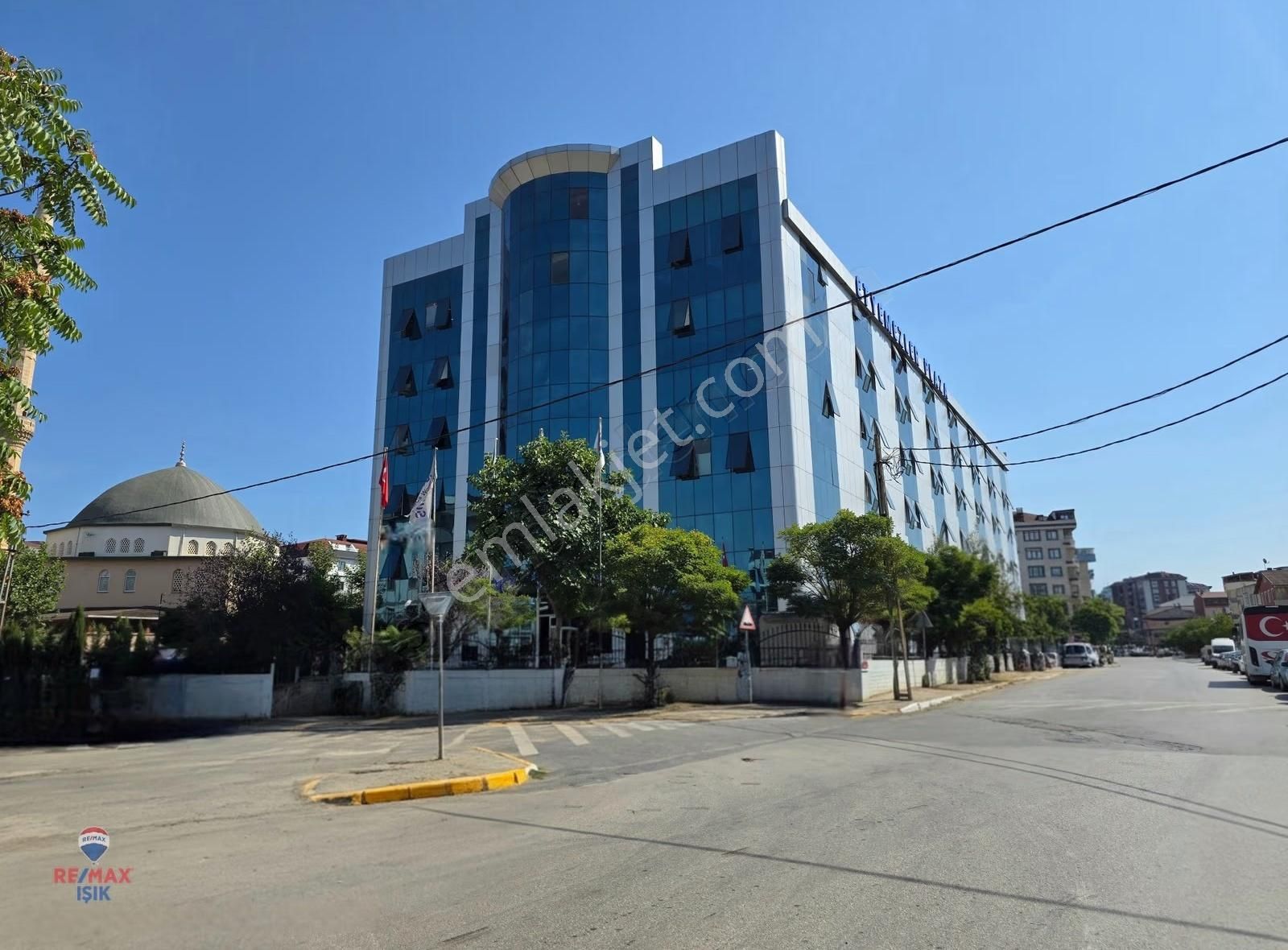 2200m2 Prestijli Nitelikli Çok Amaçlı Yanyola Yakın İşyeri