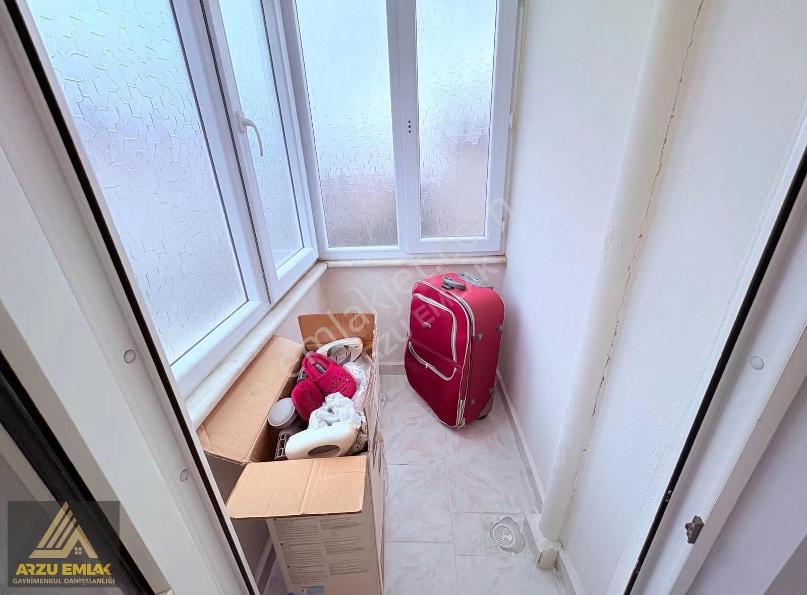 Arzu Emlaktan Gazi Mah. Satılık Masrafsız 2+1 Üç Balkonlu Daire - Görsel 4