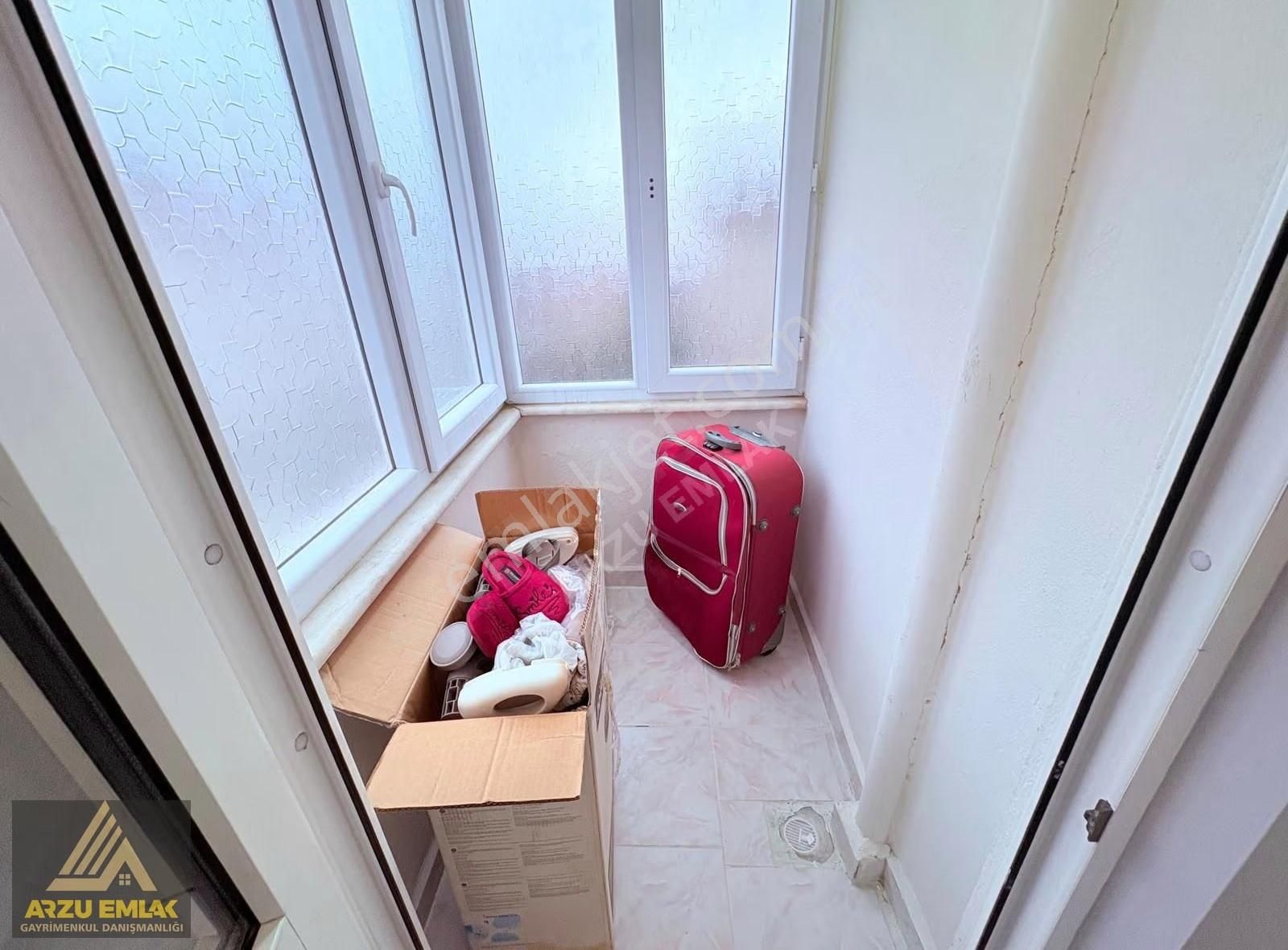 Arzu Emlaktan Gazi Mah. Satılık Masrafsız 2+1 Üç Balkonlu Daire - Görsel 2