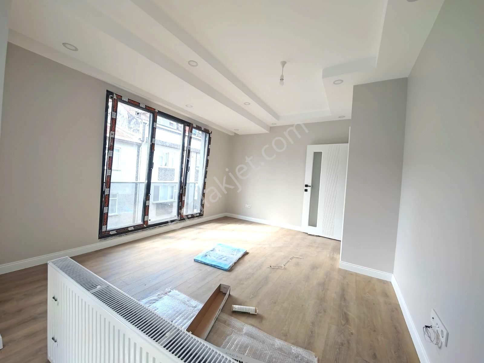 Yıldız'dan Yenibosna E5 Metro Yakını Geniş Mükemmel Sıfır Arakat Daire - Görsel 4