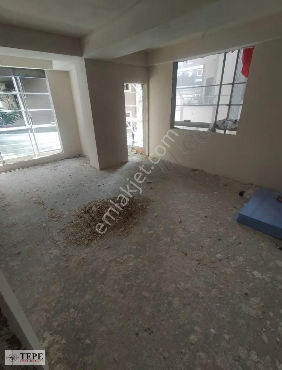 Tepe"den Tek Yetkili İdealtepede 2+1 Balkonlu Kapalı Mutfak - Görsel 3