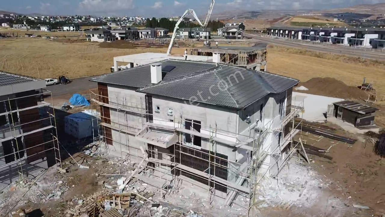 Sivas’ın Gözde Mahallesinde Yol Üstü Konumda Satılık Lüks Villalar - Görsel 4