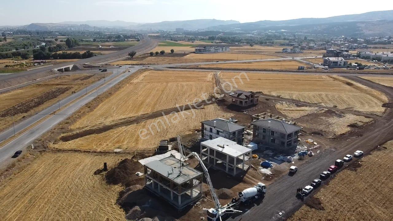 Sivas’ın Gözde Mahallesinde Yol Üstü Konumda Satılık Lüks Villalar - Görsel 21