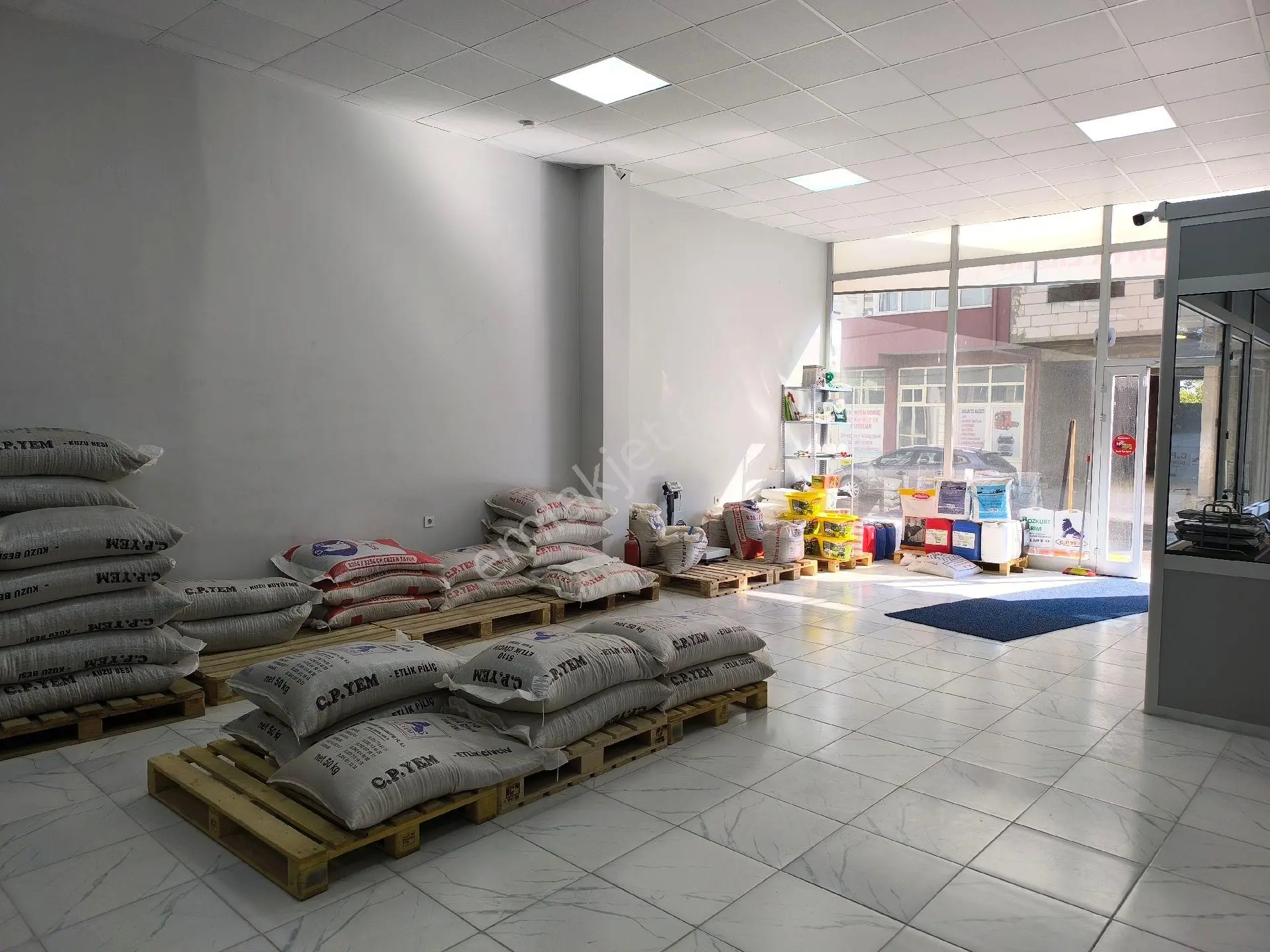 Kân Arsa Ofisinden Edirne Havsa Da Anacade Üzerinde 235 M2 Kiralık Her İşe Uygun Dükkan - Görsel 5
