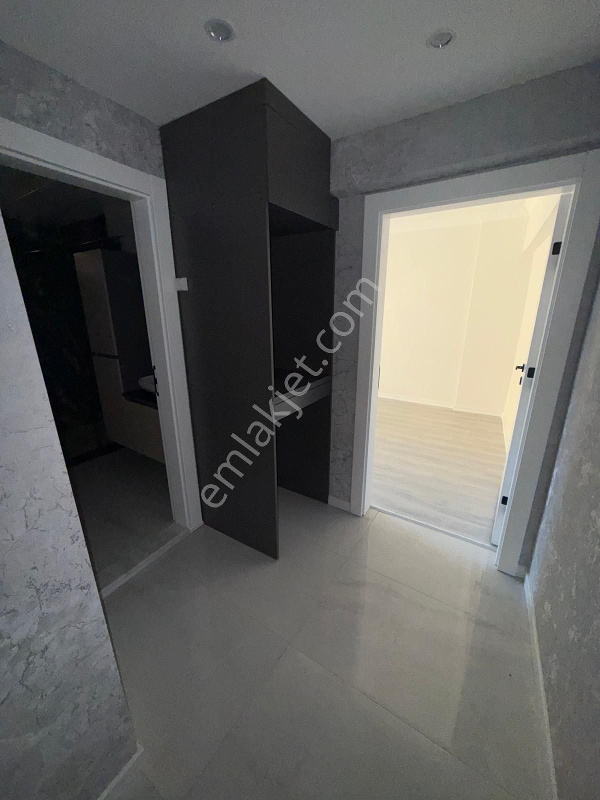 Mareşal Çakmak Mah'de Ara Katta Full Yapılı Satılık Daire - Görsel 25