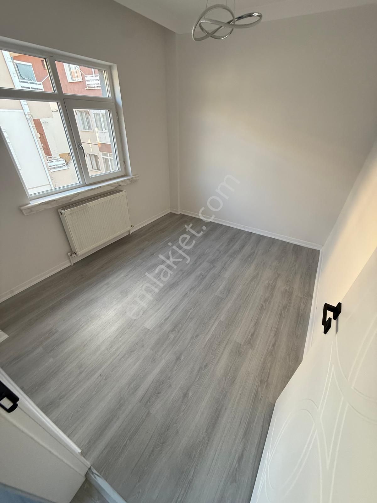 Mareşal Çakmak Mah'de Ara Katta Full Yapılı Satılık Daire - Görsel 16