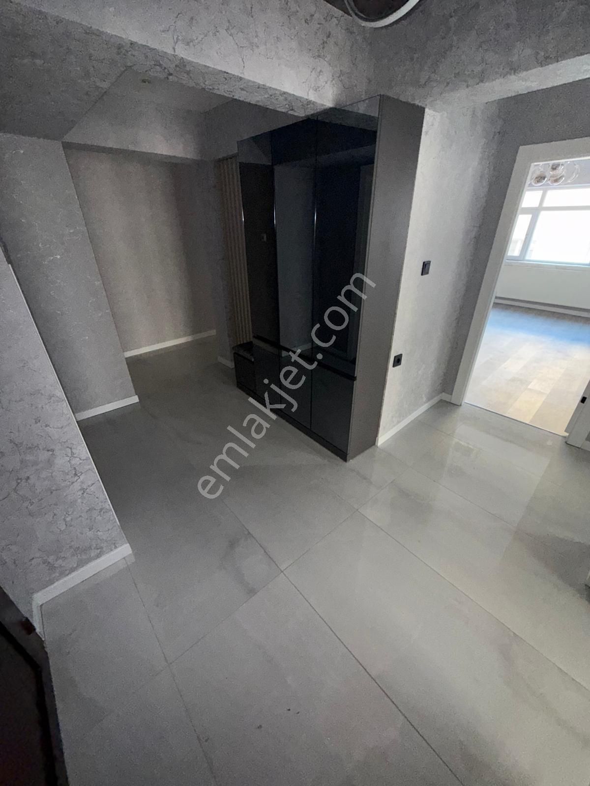 Mareşal Çakmak Mah'de Ara Katta Full Yapılı Satılık Daire - Görsel 27