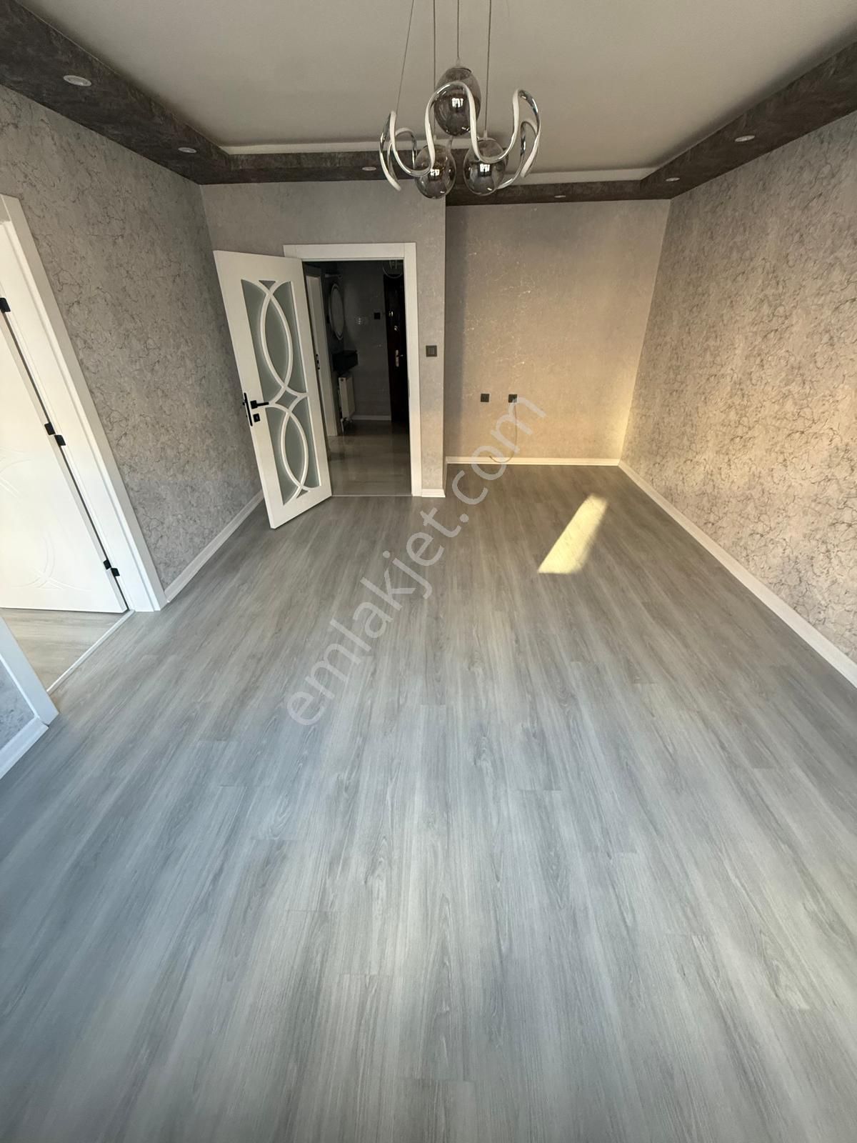 Mareşal Çakmak Mah'de Ara Katta Full Yapılı Satılık Daire - Görsel 14