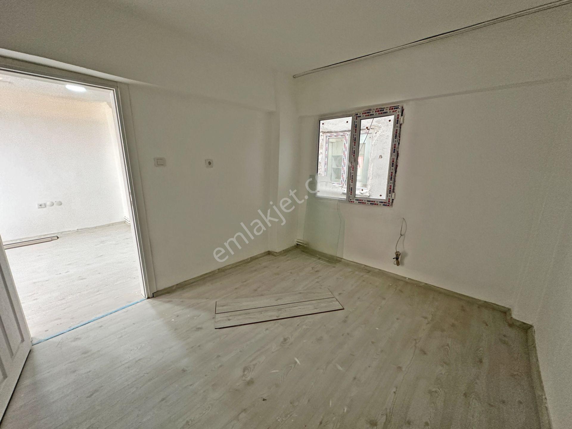 Şafaktepe Mahallesinde Ara Katta Full Yapılı Çift Balkonlu 3+1 Satılık Daire - Görsel 7